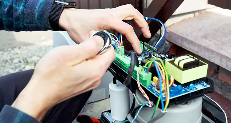 Automatic Driveway Gate Repair in Vero Beach South, FL