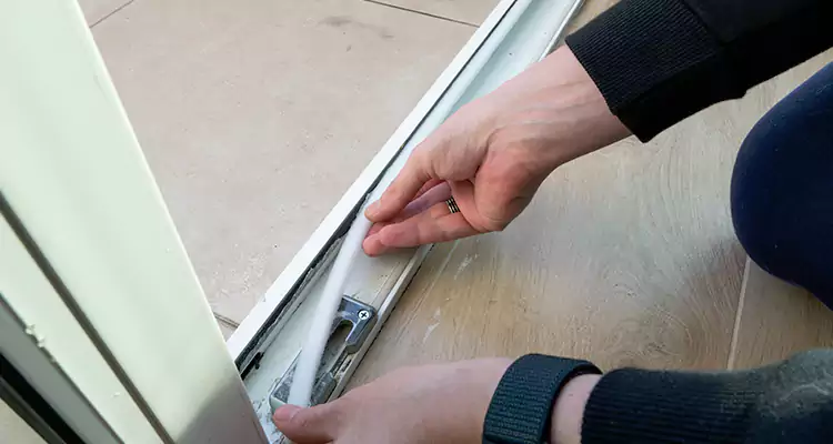 Garage Door Off Track Repair in Vero Beach South, FL