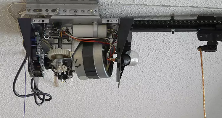 Emergency Garage Door Opener Repair in Vero Beach South, FL