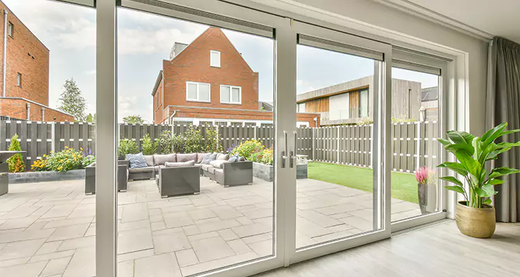 Best Sliding Screen Door Replacement Company in Vero Beach South, FL