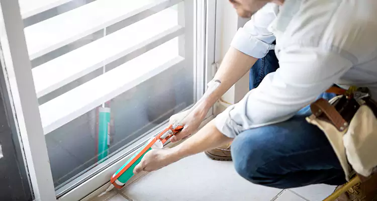 Dap Window Caulk Repair in Vero Beach South, FL
